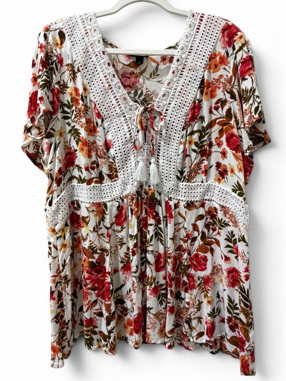 Torrid Size 3 Ivory Floral Lace-Up Crochet Trim Babydoll Top